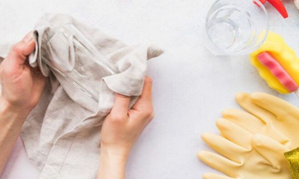 Το πανέξυπνο κόλπο της Martha Stewart για να εξαφανίζεις έναν φρέσκο λεκέ από λάδι στα ρούχα