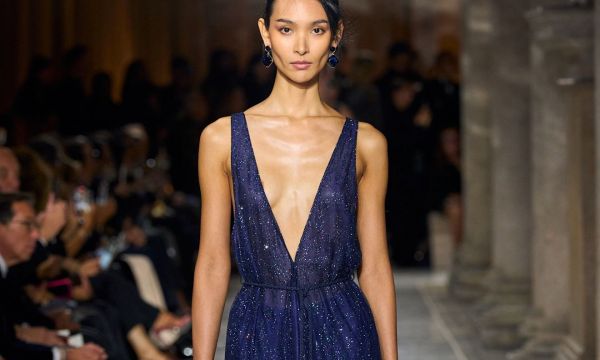 Midnight Blue: Το κομψό χρώμα για επίσημες γιορτινές περιστάσεις