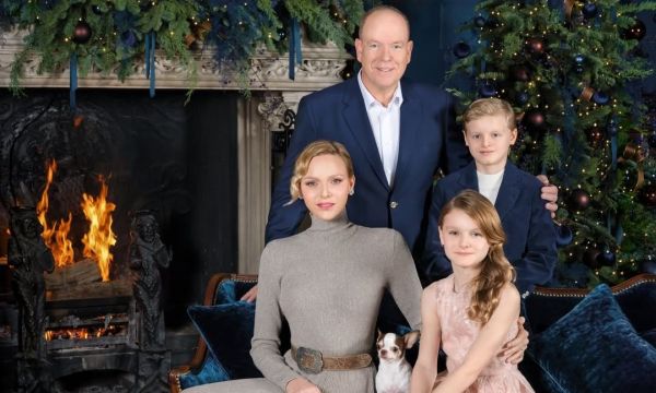 Tο μπεζ χειμωνιάτικο look της πριγκίπισσας Charlène του Μονακό που μας εμπνέει για X-MAS gatherings