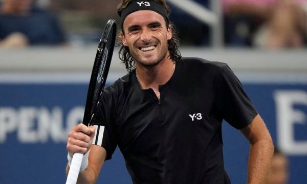 Ο Τσιτσιπάς πήγε στην Αφρική και όχι στην Τροχαία: Ένα ακόμη λάθος συμπεριφοράς με το άφαντο δίπλωμα