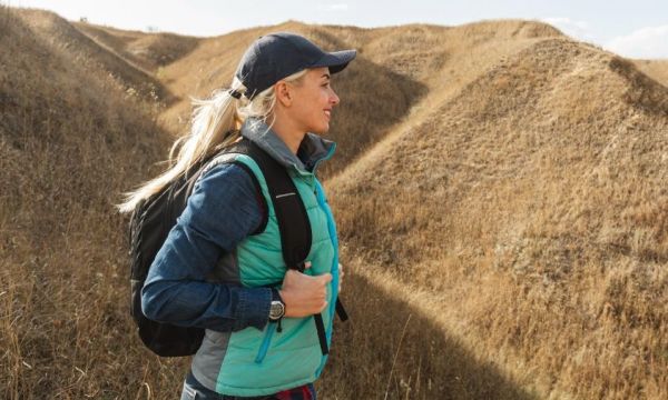 Ο μύθος που αφορά το κυνήγι της ευτυχίας και το emotional burnout που κουβαλά