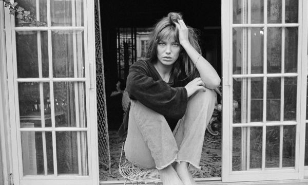 Το Jane Birkin στιλ, εστί φιλοσοφείν - 79 χρόνια από τη γέννηση της αντισυμβατικής μούσας των 60s