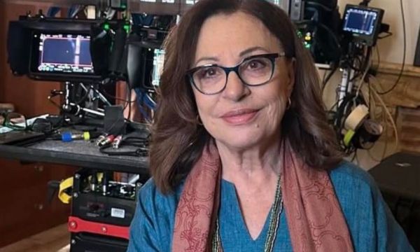 Χάρις Αλεξίου: Η σπάνια φωτογραφία με τη μαμά και τον αδερφό της