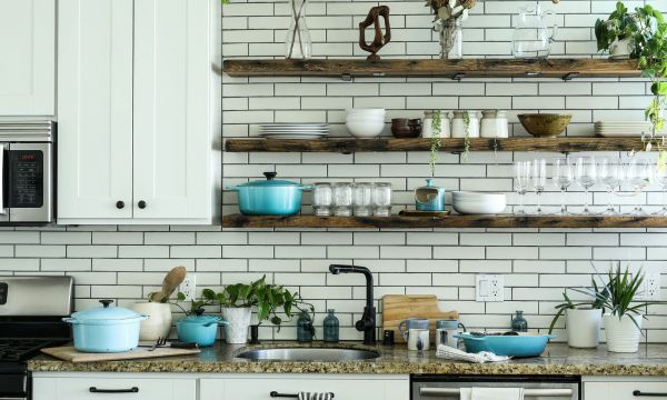 Κατσαρόλες και τηγάνια που λάμπουν ξανά: Το απλό μείγμα με μαγειρική σόδα που δεν αποτυγχάνει ποτέ