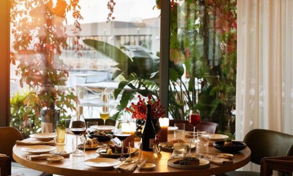 Γιορτινές αποδράσεις δίπλα στη θάλασσα, ή γιατί τα Χριστούγεννα στα ASTERIA Γλυφάδας είναι εμπειρία