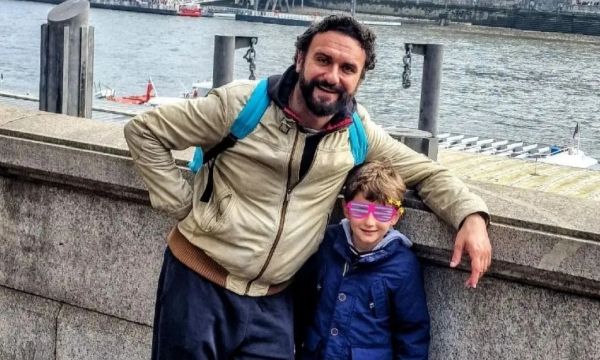 «Ταλεντάρα ο μικρός», λένε για τον γιο του Μελέτη Ηλία μετά το νέο τους βίντεο ως «Μαυροτσούκαλοι»