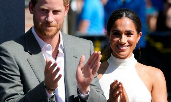 Για περίμενε: Ο πρίγκιπας Harry και η Meghan Markle ετοιμάζουν ρομαντική κομεντί;