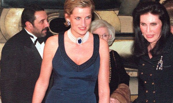 10 φορές που η Πριγκίπισσα Diana απέδειξε ότι είναι η απόλυτη μούσα των γιορτών