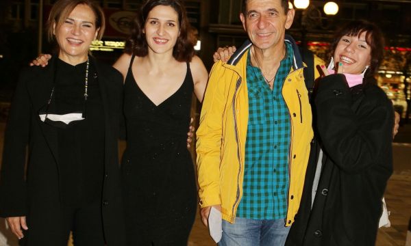 Μπέσσυ Μάλφα - Γεράσιμος Σκιαδαρέσης: Οικογενειακές αναμνήσεις & το βίντεο με τις κόρες τους μικρές