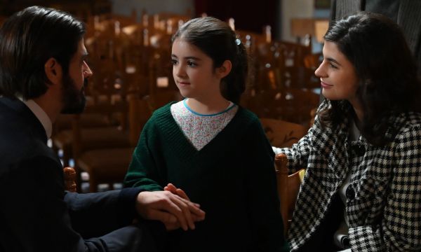 Άγιος Έρωτας: Το φινάλε της καταστροφής και το «αντίο» με χειροκροτήματα στη Μαρίνα Ψάλτη