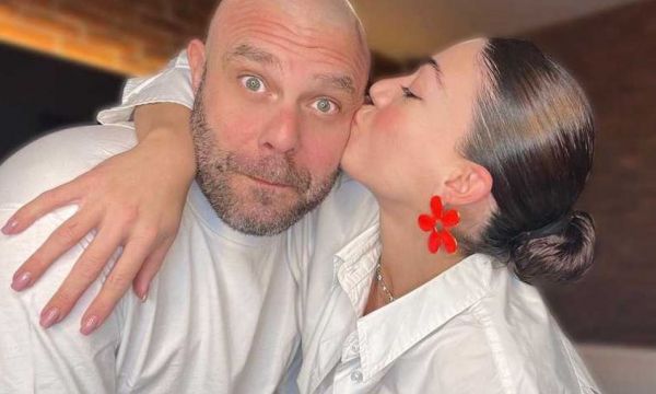 'Ηβη Αδάμου: Η πρόταση γάμου από τον Μιχάλη Κουινέλη, τα 14 χρόνια αγάπης & η επιθυμία για 2ο παιδί