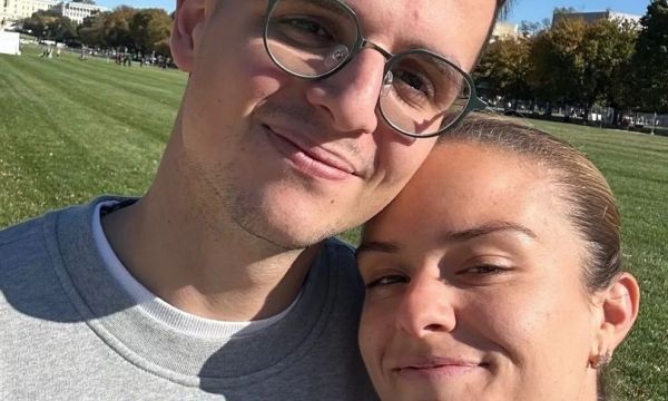 «Ο αρραβωνιαστικός μου πλέον», είπε η Σάκκαρη επιβεβαιώνοντας την πρόταση γάμου από τον Μητσοτάκη