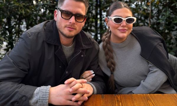 It's Official: Η Μπάρκα ποζάρει με τον Φάνη της και το «Άντε με το καλό» του Αλεξάνδρου τα λέει όλα