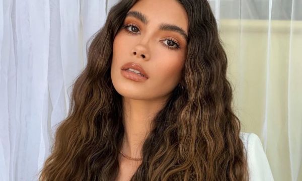 Teddy bear brunette: Το καραμελένιο καστανό θα είναι η huge τάση στα μαλλιά τους επόμενους μήνες