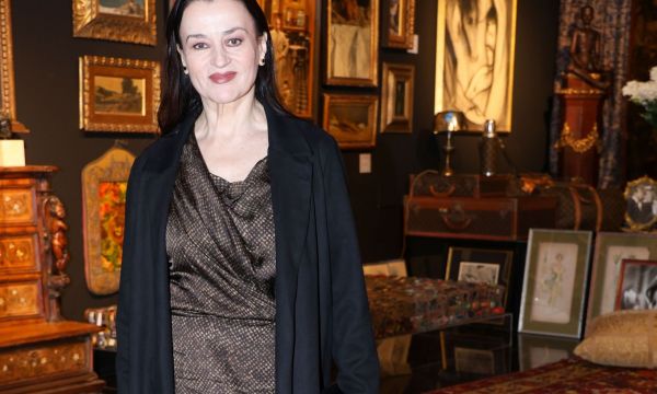 Καρυοφυλλιά Καραμπέτη: «Η κοινωνία μας παραμένει βαθιά σεξιστική προς τις γυναίκες»