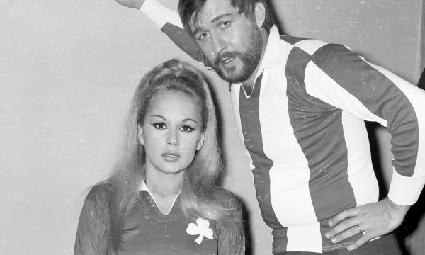 Ο γάμος της Αλίκης Βουγιουκλάκη με τον Δημήτρη Παπαμιχαήλ πριν 61 χρόνια: Το σπάνιο βίντεο