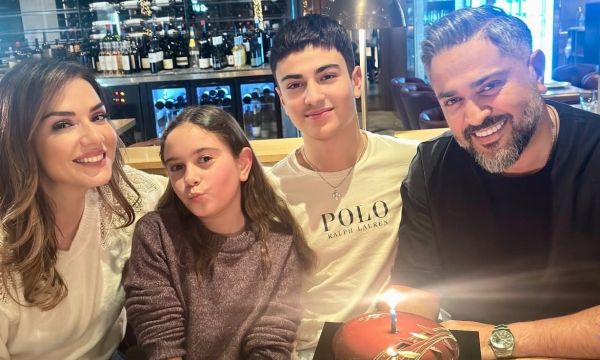 Σουλτάτος: Τα γενέθλια στην Κρήτη με τα παιδιά του και την Λασκαράκη κι οι σπάνιες φωτογραφίες