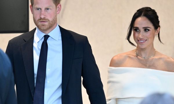 H επιστροφή του Harry στην Αγγλία όσο η Meghan Markle ζει το 2016 μέσα στο 2026