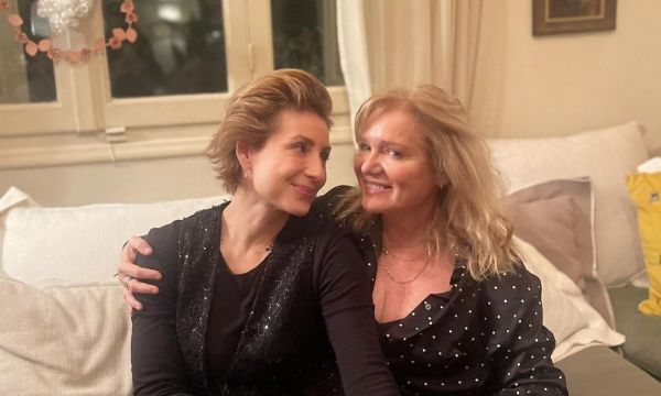 Η ρετρό λεπτομέρεια στο σπίτι της Μαρίας Καβογιάννη στον Βύρωνα και τα vibes μίας άλλης εποχής