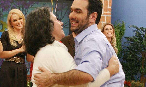 Το γράμμα ψυχής του Γρηγόρη Αρναούτογλου για την απώλεια της μητέρας του: Τα σχόλια συμπαράστασης