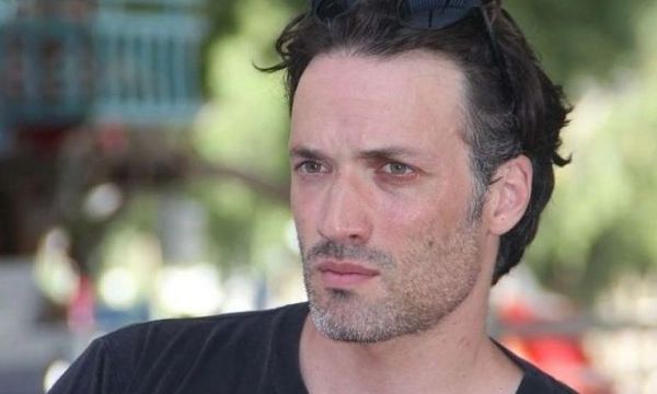 Από καπετάνιος στη Μεγάλη Χίμαιρα, ο Ανδρέας Κωνσταντίνου γίνεται γιατρός στο Τελευταίο νησί