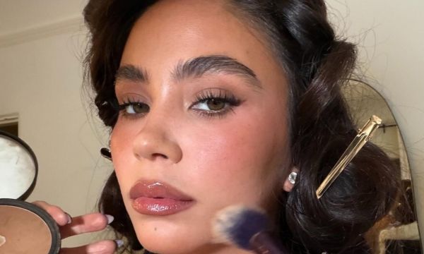 Αυτές οι mascaras δεν «μουντζουρώνουν» και απογειώνουν το βλέμμα σε χρόνο dt