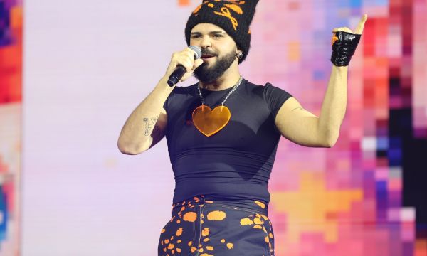 Sign for Greece: Η εντυπωσιακή έναρξη και ο πανικός με τον Ακύλα στη σκηνή και στο X