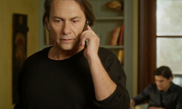 Ο Δημήτρης Αλεξανδρής παλεύει για τη ζωή του στο Να μ' αγαπάς: Ο πυροβολισμός και ο ένοχος