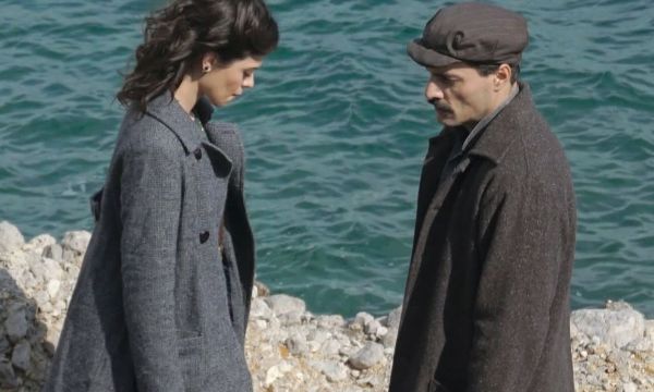 Με κάθε κόστος η Τζένη Καζάκου κρύβει το μεγάλο της μυστικό στον Άγιο Έρωτα, αλλά προδίδεται