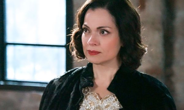 Ο Ρήγας προδίδει και χωρίζει την Κυβέλη στο Grand Hotel έστω και προσωρινά, εξαιτίας του αδελφού του