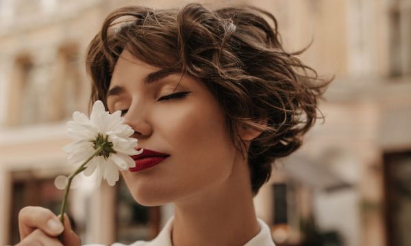 9 «ευγενικές» συνήθειες στο κομμωτήριο που στην πραγματικότητα ενοχλούν τους κομμωτές