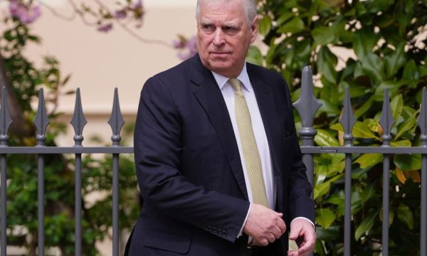 Γιατί η Βασίλισσα Ελισάβετ αντιμετώπιζε διαφορετικά τον Πρίγκιπα Andrew (κακώς όπως φάνηκε);