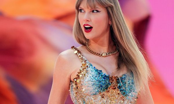 Η Taylor Swift πανηγυρίζει χωρίς φίλτρα την είσοδο & πρωτιά του «Opalite» στο Billboard Hot 100