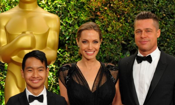 Ενώ ο Brad αποθεώνεται στην Ύδρα, ο Maddox είναι το 4ο παιδί του που διαγράφει το επώνυμο «Pitt»