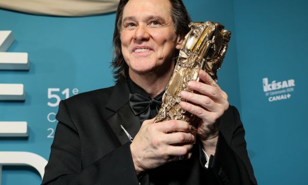 Τελικά ήταν ο αληθινός Jim Carrey στα César Awards, ο κλώνος του ή o Alexis Stone;