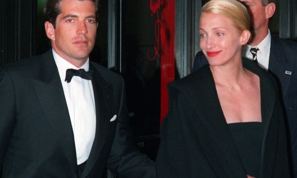 Οι άλλοι μεγάλοι έρωτες της Carolyn Bessette Kennedy πριν τον John F. Kennedy: Το ερωτικό τρίγωνο