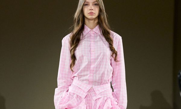 Τα 5 χρώματα για την άνοιξη του 2026 που δεν πρέπει να λείπουν από την ντουλάπα σας