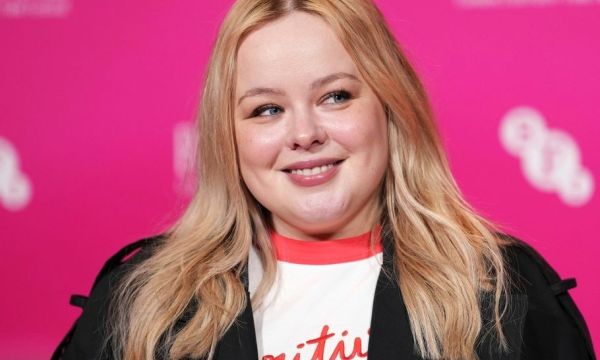 Η Nicola Coughlan του Bridgerton απαντά στα σχόλια για το σώμα της μετά την απώλεια βάρους