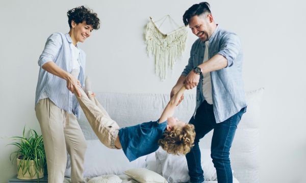 30 μικρές συνήθειες για να μεγαλώσεις ένα χαρούμενο και ανθεκτικό παιδί