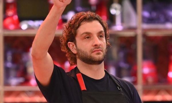 Το θρίλερ της νέας ομαδικής στο MasterChef ενώ οι κόκκινοι ψήφισαν για αποχώρηση  Γιώργο - Μενεξιά