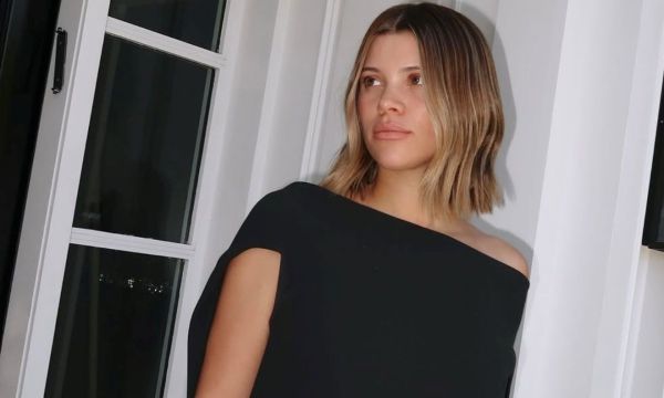 Οι αλλαγές στα μαλλιά της Sofia Richie στην εγκυμοσύνη είναι chic & beauty approved