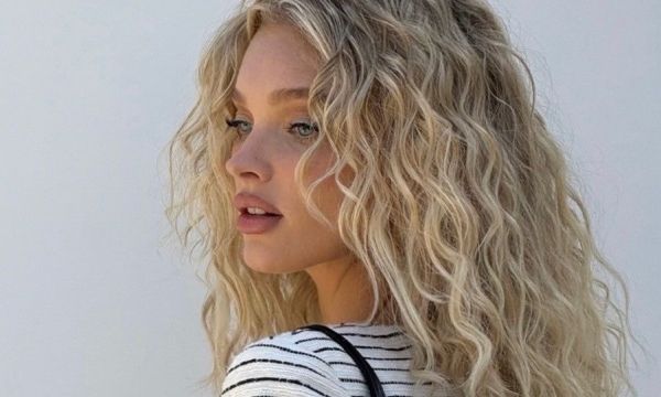 Δέκα κορυφαία hair trends για το 2026 που θα σε κάνουν να κλείσεις τώρα ραντεβού σε κομμωτήριο