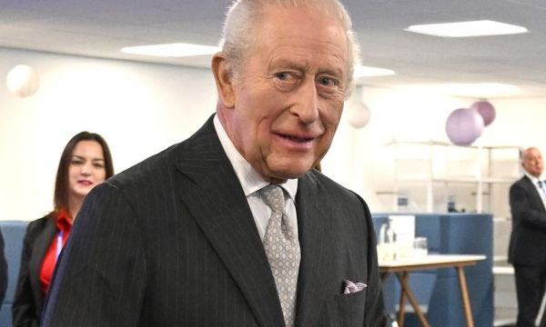 Η λανθασμένη πρόβλεψη για τον θάνατο του Καρόλου ενώ ανοίγει το καταφύγιο της Ελισάβετ στη Σκωτία