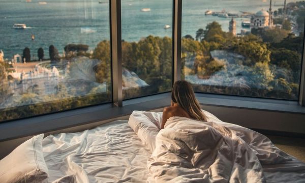 Πώς να φτιάξεις ένα σπιτικό άρωμα για τα σεντόνια με αίσθηση ξενοδοχείου 5 αστέρων