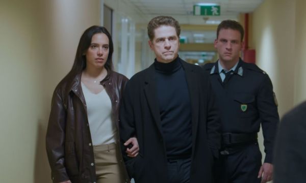 Ο ξαφνικός γάμος της Demy και το μεγάλο μυστικό στο Μία νύχτα μόνο για τον πατέρα του Δημήτρη Λάλου