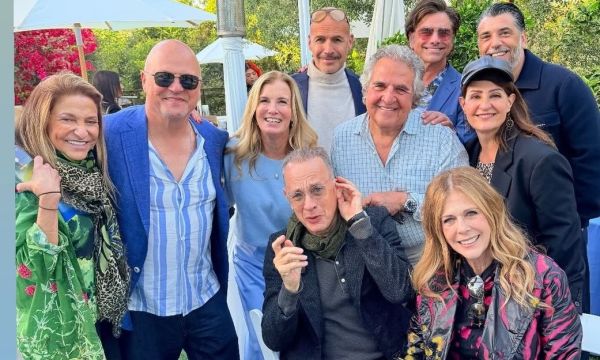 John Stamos, Nia Vardalos, Tom Hanks & Rita Wilson στο δικό τους ορθόδοξο Πάσχα στο Los Angeles