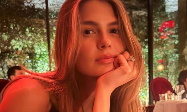 Η Αμαλία Κωστοπούλου μοιράστηκε το lip gloss που διπλασίασε τον όγκο των χειλιών της