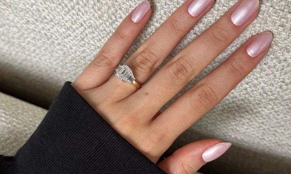 5 ιδέες για πολύχρωμο chrome μανικιούρ, την πιο λαμπερή τάση νυχιών για το 2026