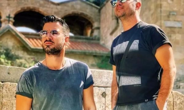 Λάμπρος Τσιμιτσέλης: Τα τρυφερά λόγια για τον αδερφό του, Γιάννη, στη σπάνια κοινή τους εμφάνιση