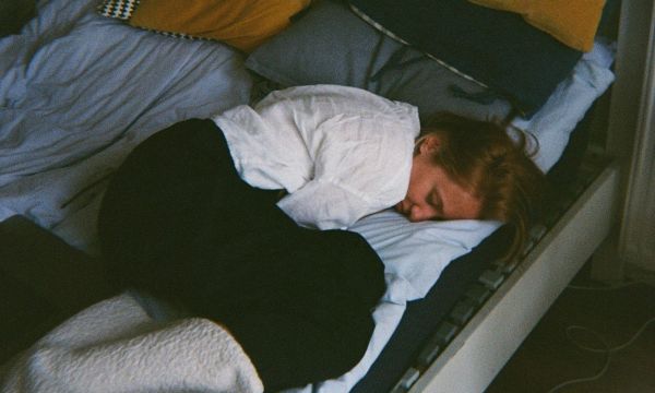 Millennial μαμά: ανάμεσα στο «τα προλαβαίνω όλα» και την αθέατη εξουθένωση της καθημερινότητας